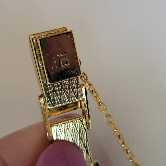 Gold Tone Black Damascene Beautiful Necklace, Bracelet and Earrings Set - Picture 9 of 10